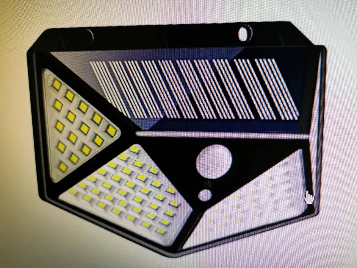 Nowoczesna lampka solarna z czujnikiem ruchu. Zastanawiasz się, dlaczego lampki solarne nie świecą? Sprawdź panel i baterię!