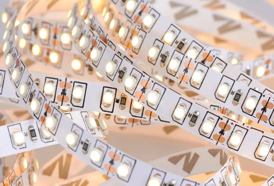 Ile halogenów LED na m²? Zasady dobrego rozmieszczenia